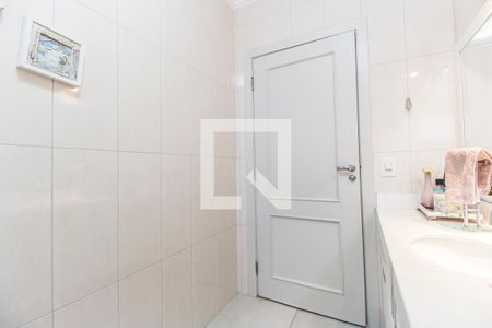 Casa de condomínio à venda com 530m², 4 quartos e 6 vagas Casa de condomínio à venda com 530m², 4 quartos e 6 vagasBanheiro da Suíte 3