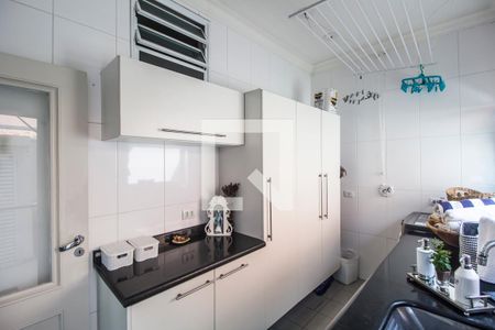 Casa de condomínio à venda com 530m², 4 quartos e 6 vagas Casa de condomínio à venda com 530m², 4 quartos e 6 vagasÁrea de Serviço