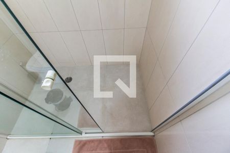 Casa de condomínio à venda com 530m², 4 quartos e 6 vagas Casa de condomínio à venda com 530m², 4 quartos e 6 vagasDetalhe do Banheiro da Suite