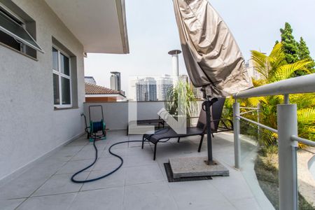 Casa de condomínio à venda com 530m², 4 quartos e 6 vagas Casa de condomínio à venda com 530m², 4 quartos e 6 vagasVaranda