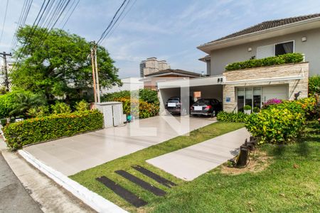 Casa de condomínio à venda com 530m², 4 quartos e 6 vagas Casa de condomínio à venda com 530m², 4 quartos e 6 vagasGaragem