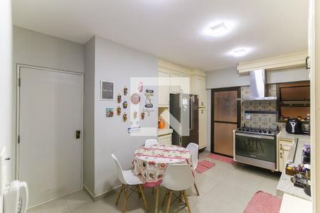 Apartamento à venda com 170m², 3 quartos e 2 vagasCozinha
