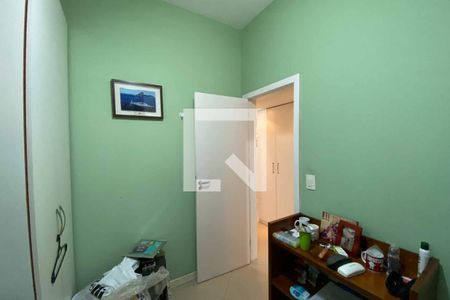 Apartamento à venda com 360m², 4 quartos e 2 vagas Apartamento à venda com 360m², 4 quartos e 2 vagasEscritório