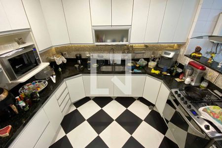 Apartamento à venda com 360m², 4 quartos e 2 vagas Apartamento à venda com 360m², 4 quartos e 2 vagasCozinha