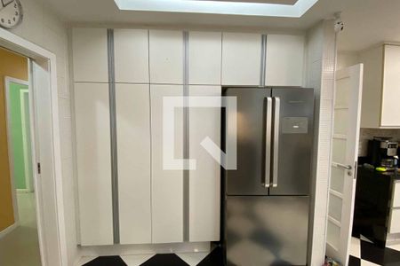 Apartamento à venda com 360m², 4 quartos e 2 vagas Apartamento à venda com 360m², 4 quartos e 2 vagasCozinha