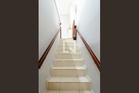 Casa à venda com 303m², 3 quartos e 3 vagasEscadas