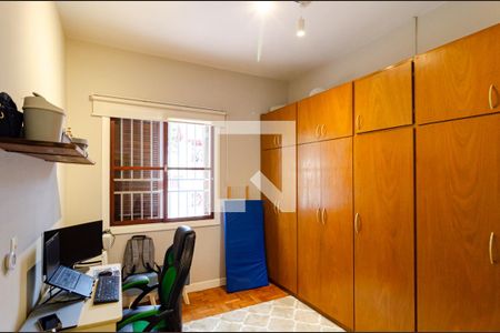 Casa à venda com 303m², 3 quartos e 3 vagasQuarto 2