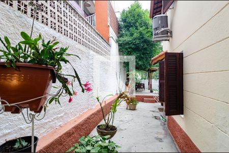 Casa à venda com 303m², 3 quartos e 3 vagasLavanderia