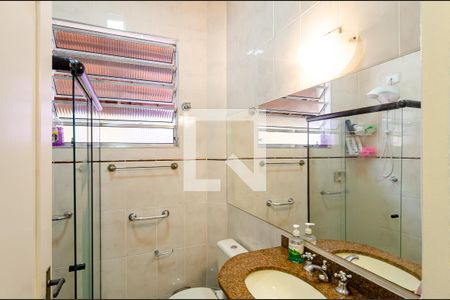 Casa à venda com 303m², 3 quartos e 3 vagasBanheiro Social