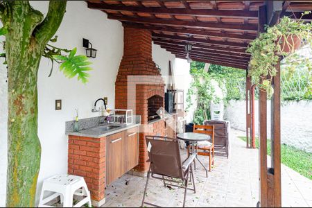 Casa à venda com 303m², 3 quartos e 3 vagasChurrasqueira