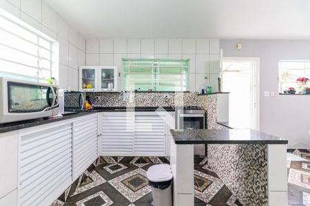 Casa à venda com 250m², 5 quartos e 4 vagas Casa à venda com 250m², 5 quartos e 4 vagasCozinha