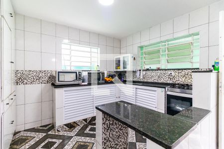Casa à venda com 250m², 5 quartos e 4 vagas Casa à venda com 250m², 5 quartos e 4 vagasCozinha