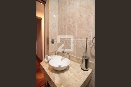 Casa à venda com 280m², 3 quartos e 4 vagasBanheiro