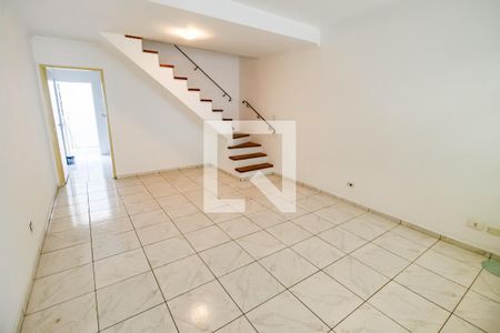 Sala de casa para alugar com 2 quartos, 80m² em Jardim Taboão, São Paulo