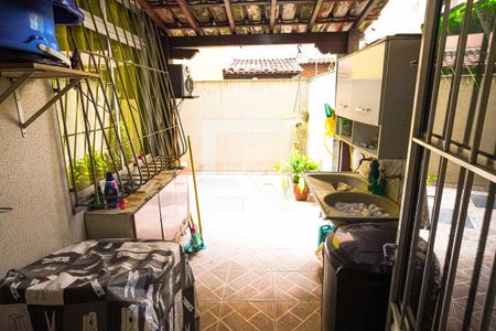 Apartamento à venda com 98m², 3 quartos e 1 vaga Apartamento à venda com 98m², 3 quartos e 1 vagaVaranda