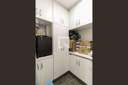 Apartamento à venda com 98m², 3 quartos e 2 vagas Apartamento à venda com 98m², 3 quartos e 2 vagasQuarto de Serviço