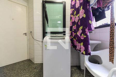Apartamento à venda com 98m², 3 quartos e 2 vagas Apartamento à venda com 98m², 3 quartos e 2 vagasÁrea de Serviço
