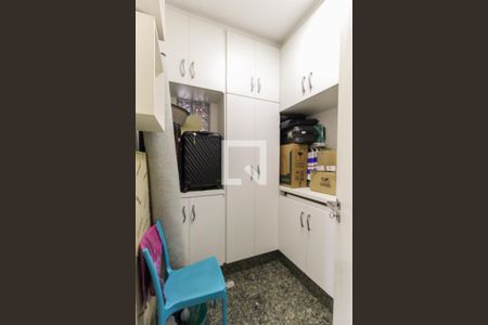 Apartamento à venda com 98m², 3 quartos e 2 vagas Apartamento à venda com 98m², 3 quartos e 2 vagasQuarto de Serviço