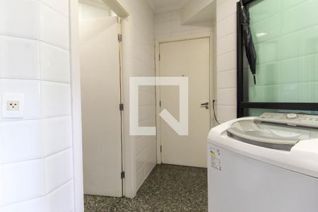 Apartamento à venda com 98m², 3 quartos e 2 vagas Apartamento à venda com 98m², 3 quartos e 2 vagasÁrea de Serviço