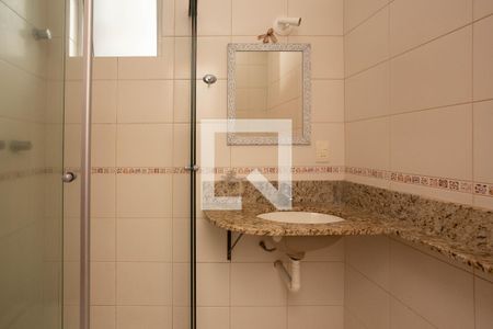 Banheiro de apartamento para alugar com 1 quarto, 52m² em Petrópolis, Porto Alegre