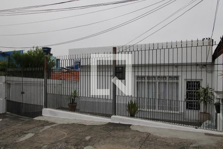 Casa à venda com 400m², 3 quartos e 6 vagasFachada