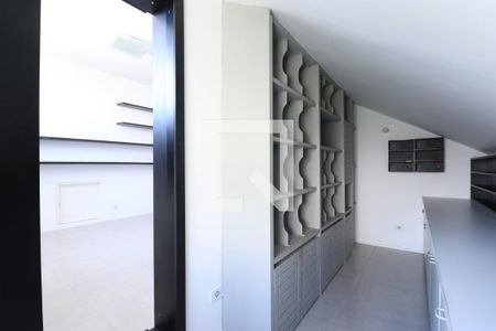 Casa à venda com 790m², 4 quartos e 6 vagasDetalhe Biblioteca