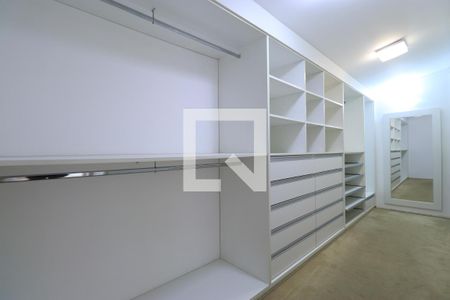 Casa à venda com 790m², 4 quartos e 6 vagasCloset 1 da suíte 2