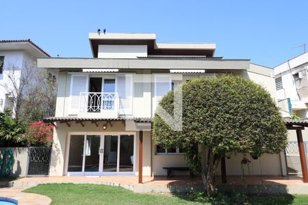 Casa à venda com 790m², 4 quartos e 6 vagasQuintal
