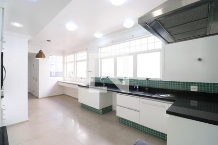 Casa à venda com 790m², 4 quartos e 6 vagasCozinha