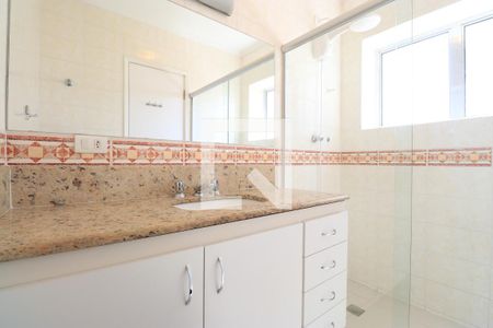 Casa à venda com 790m², 4 quartos e 6 vagasBanheiro da Suíte 1