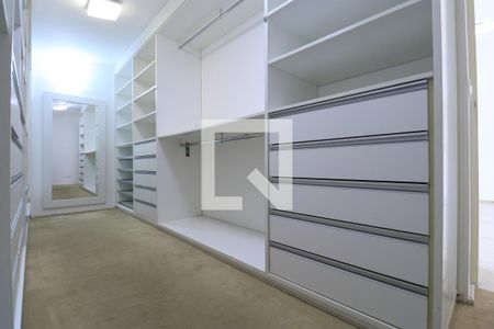 Casa à venda com 790m², 4 quartos e 6 vagasCloset 1 da suíte 2
