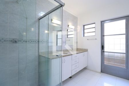 Casa à venda com 790m², 4 quartos e 6 vagasBanheiro da Suíte 4