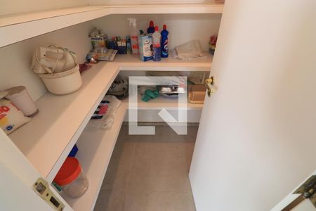 Casa à venda com 790m², 4 quartos e 6 vagasDespensa