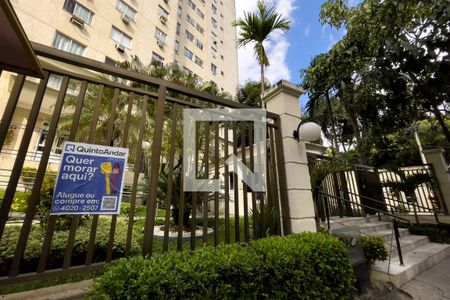 Apartamento à venda com 45m², 2 quartos e 1 vaga Apartamento à venda com 45m², 2 quartos e 1 vagaFachada