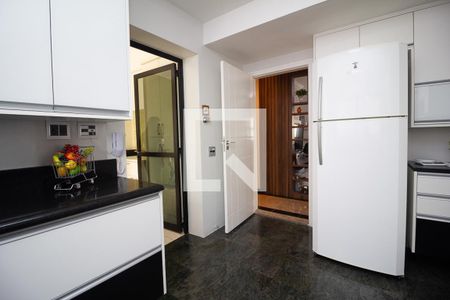 Apartamento à venda com 216m², 4 quartos e 3 vagasCozinha