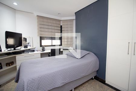 Apartamento à venda com 216m², 4 quartos e 3 vagasQuarto 2