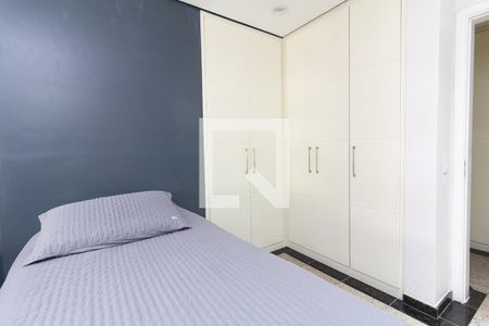 Apartamento à venda com 216m², 4 quartos e 3 vagasQuarto 2