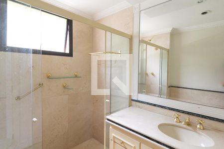 Apartamento à venda com 335m², 4 quartos e 6 vagasBanheiro da Suíte 3