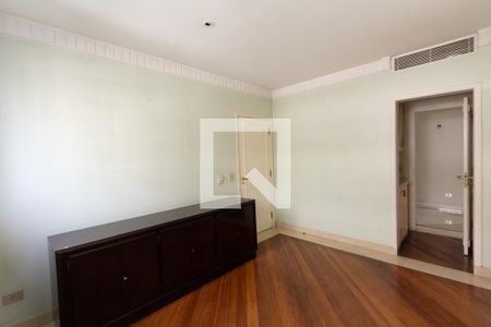 Apartamento à venda com 335m², 4 quartos e 6 vagasCopa