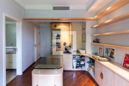 Apartamento à venda com 335m², 4 quartos e 6 vagasSuíte 1