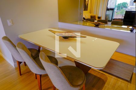 Sala de apartamento à venda com 3 quartos, 108m² em Vila Monumento, São Paulo