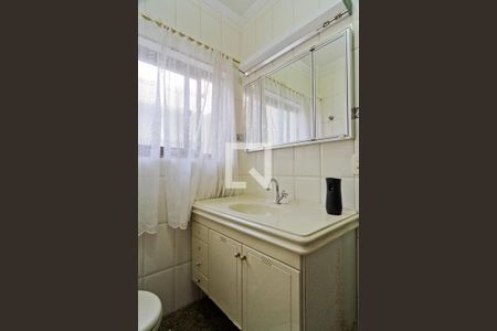 Casa à venda com 125m², 4 quartos e 2 vagasBanheiro