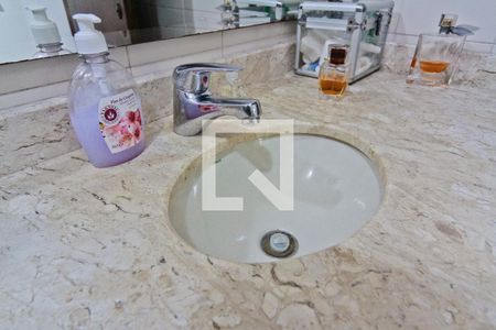 Casa à venda com 125m², 4 quartos e 2 vagasBanheiro da Suíte