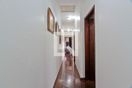 Casa à venda com 125m², 4 quartos e 2 vagasCorredor