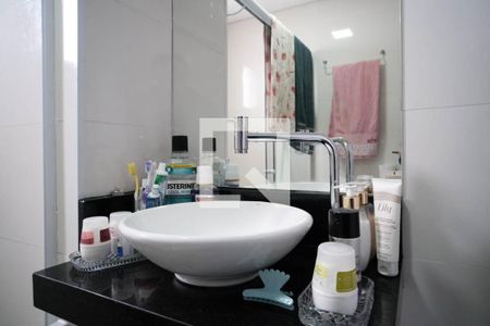 Apartamento à venda com 62m², 2 quartos e 1 vaga Apartamento à venda com 62m², 2 quartos e 1 vagaBanheiro
