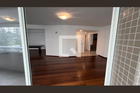 Apartamento para alugar com 262m², 3 quartos e 4 vagas Apartamento para alugar com 262m², 3 quartos e 4 vagasVaranda da Sala