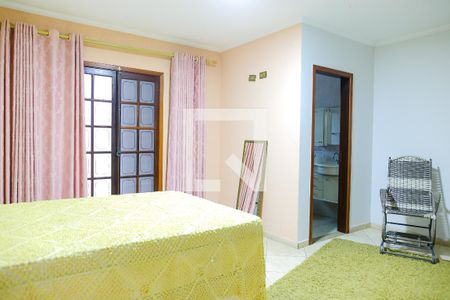 Casa à venda com 150m², 3 quartos e 4 vagas Casa à venda com 150m², 3 quartos e 4 vagasSuite