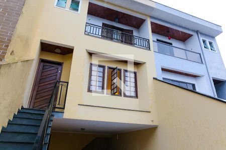 Casa à venda com 150m², 3 quartos e 4 vagas Casa à venda com 150m², 3 quartos e 4 vagasFachada