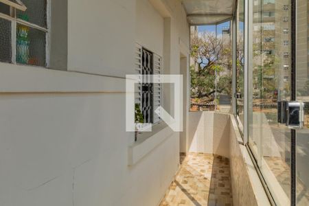 Apartamento à venda com 70m², 3 quartos e sem vaga Apartamento à venda com 70m², 3 quartos e sem vagaVaranda