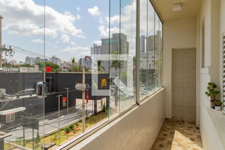 Apartamento à venda com 70m², 3 quartos e sem vaga Apartamento à venda com 70m², 3 quartos e sem vagaVaranda